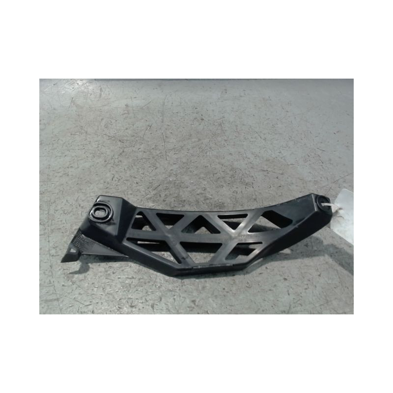 SUPPORT PARE-CHOC ARG SKODA OCTAVIA 2008-