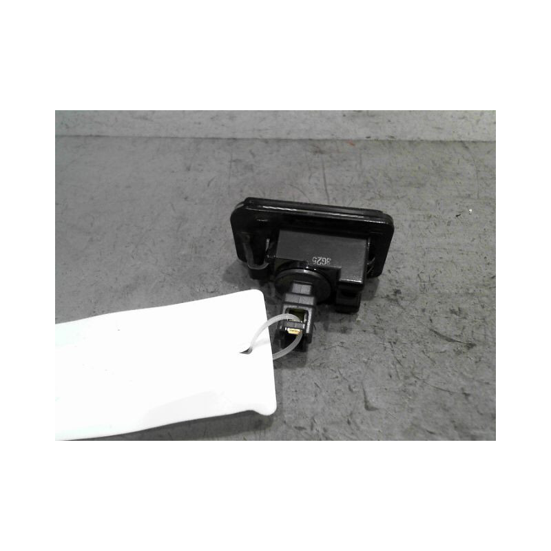 ECLAIREUR PLAQUE DE POLICE GAUCHE SUZUKI SWIFT