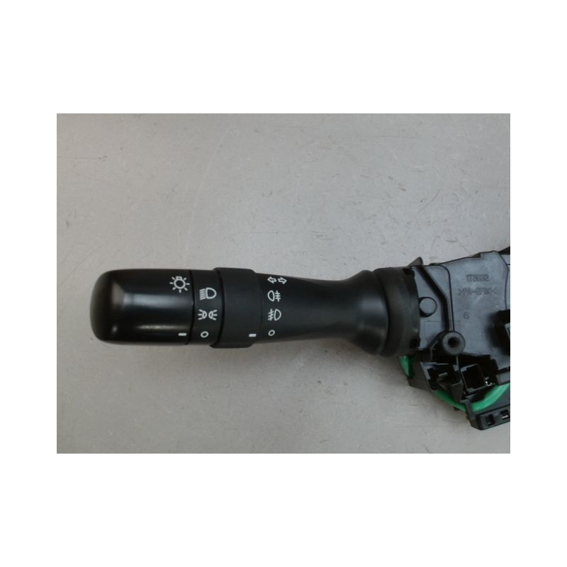 COMMANDE CLIGNOTANT TOYOTA VERSO-S