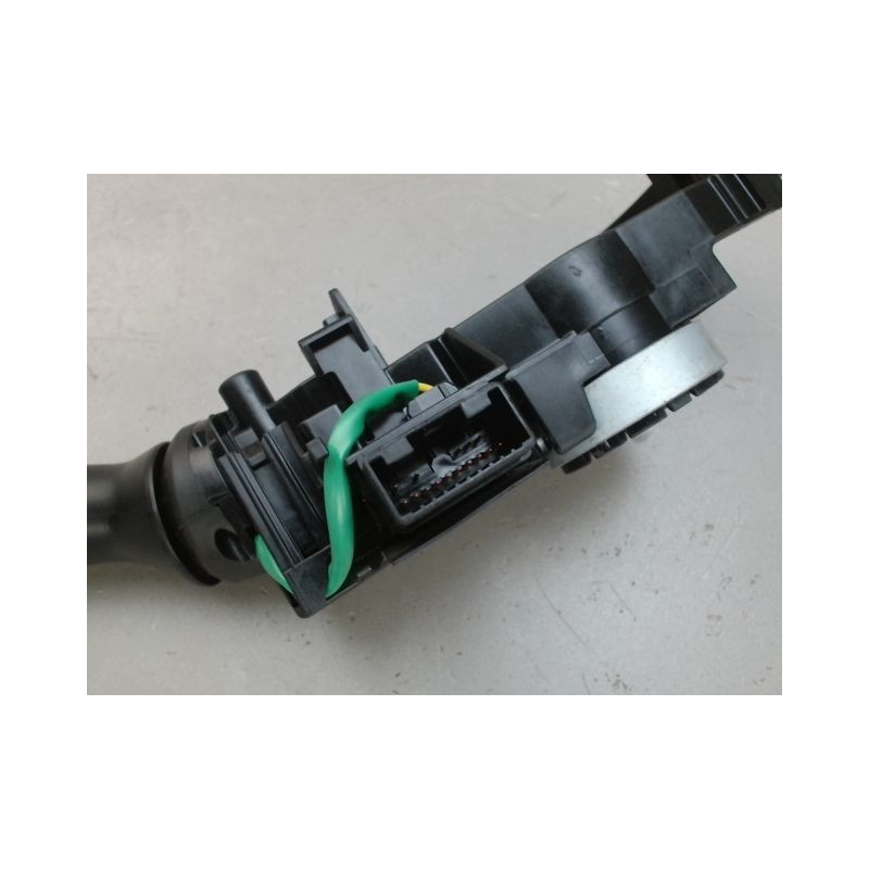 COMMANDE CLIGNOTANT TOYOTA VERSO-S