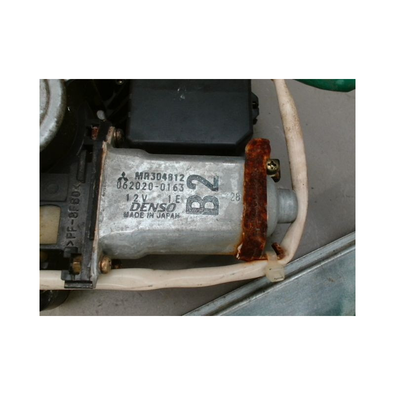 MECANISME LEVE-GLACE AVANT DROIT MITSUBISHI PAJERO