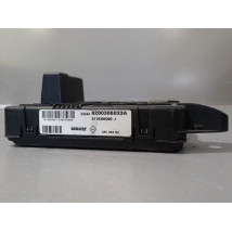 BOITE A FUSIBLES RENAULT MEGANE