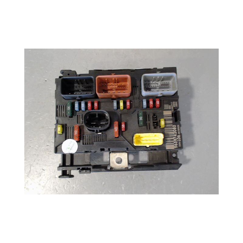 BOITE A FUSIBLES PEUGEOT 307