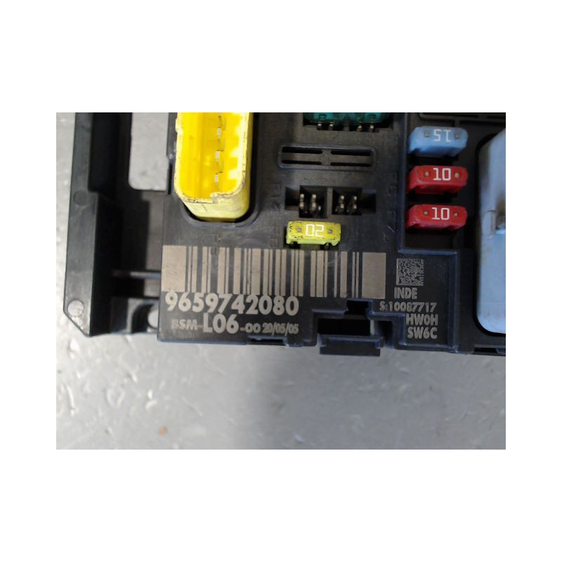 BOITE A FUSIBLES PEUGEOT 307