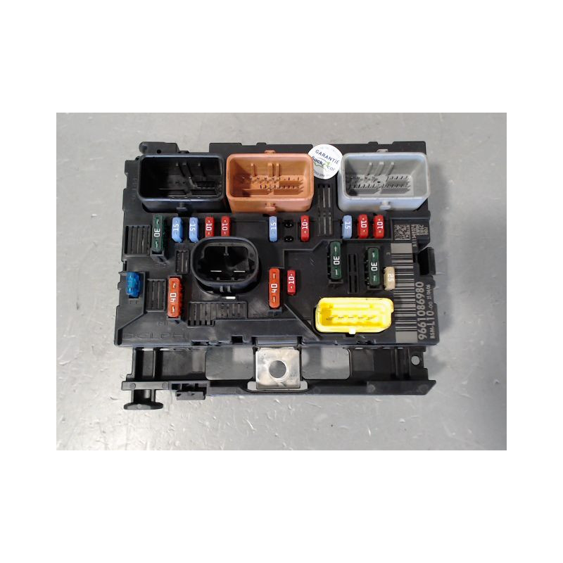BOITE A FUSIBLES PEUGEOT 207