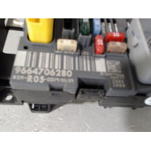 BOITE A FUSIBLES CITROEN C4