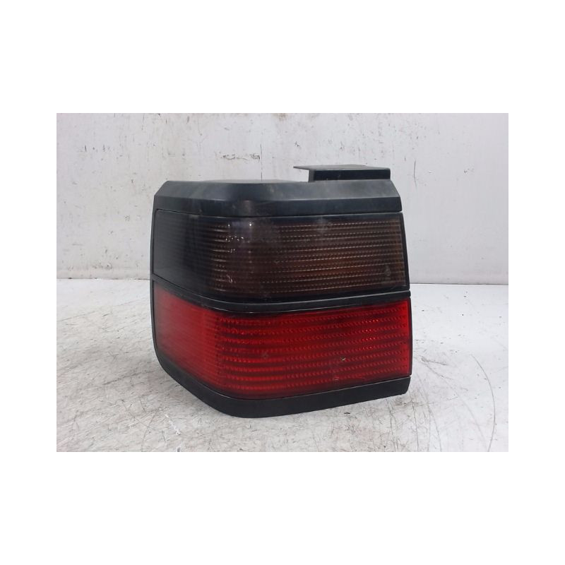FEU ARRIERE GAUCHE  VOLKSWAGEN PASSAT 93-96