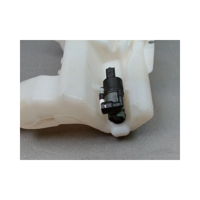RESERVOIR LAVE-GLACE AVANT NISSAN QASHQAI BREAK II Phase 1 2014-...