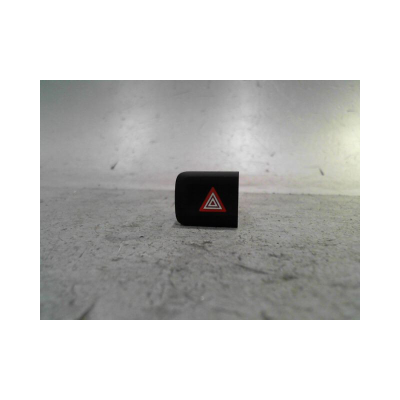 BOUTON DE WARNING CITROEN BERLINGO