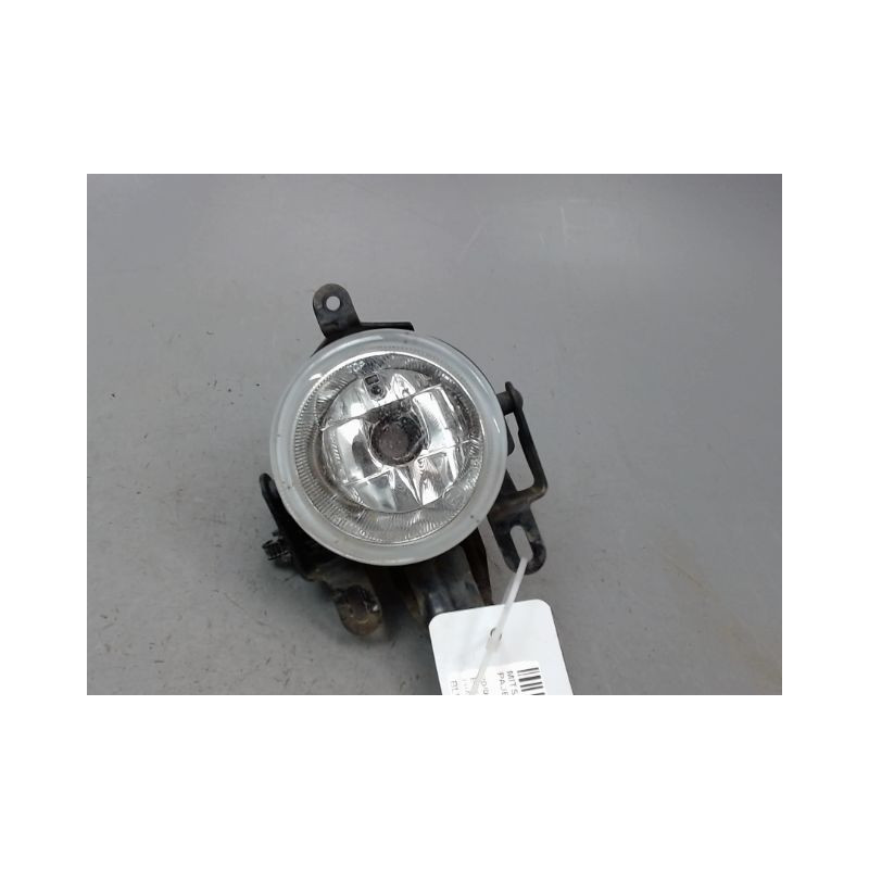 PHARE ANTIBROUILLARD AVANT DROIT MITSUBISHI PAJERO 2003-