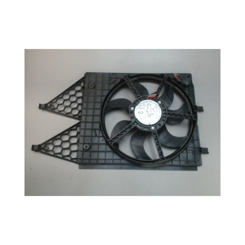 MOTEUR VENTILATEUR RADIATEUR AUDI A1