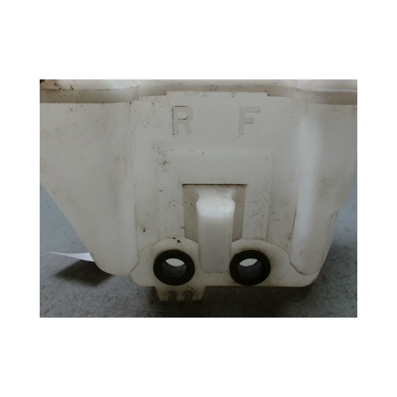 RESERVOIR LAVE-GLACE AVANT TOYOTA YARIS 2005-