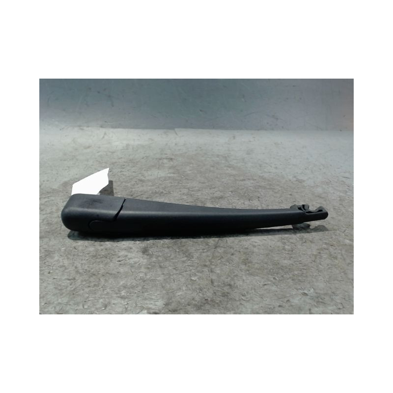 BRAS ESSUIE-GLACE ARRIERE KIA CEE-D