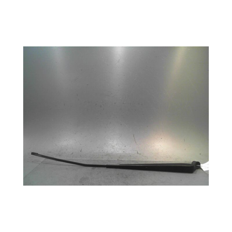 BRAS ESSUIE-GLACE AVANT DROIT TOYOTA YARIS