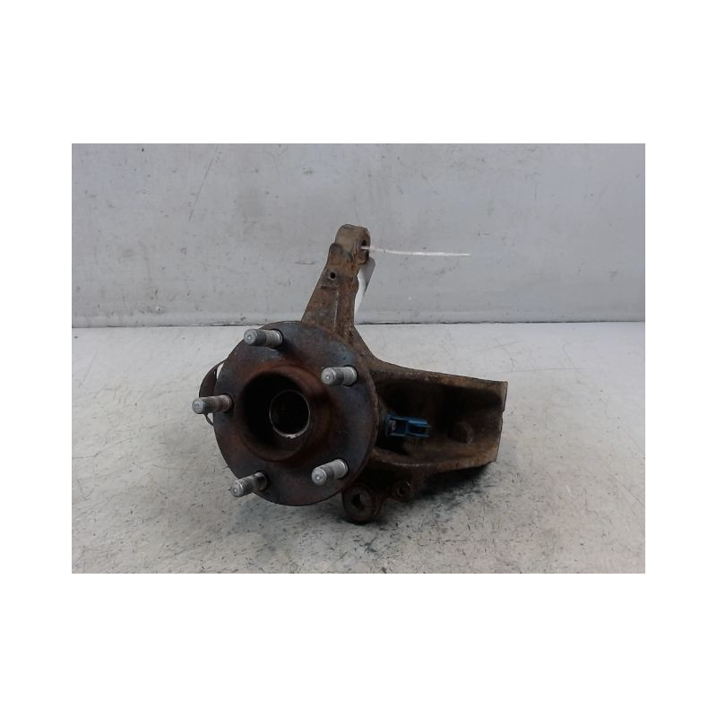 PIVOT AVANT DROIT FORD FOCUS SW 2005-2007