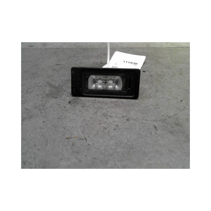 ECLAIREUR PLAQUE DE POLICE DROIT AUDI A3