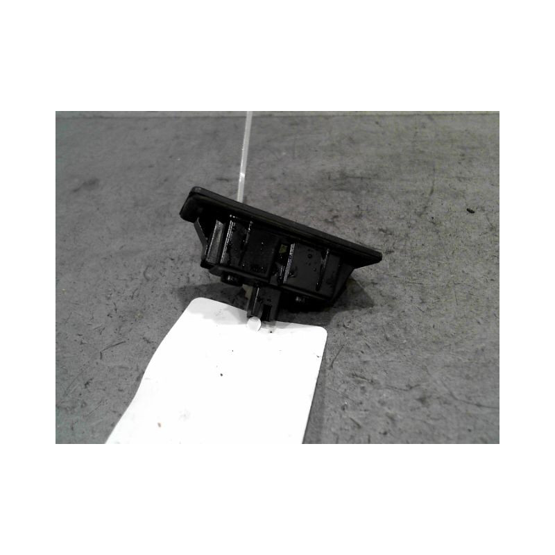 ECLAIREUR PLAQUE DE POLICE DROIT AUDI A3