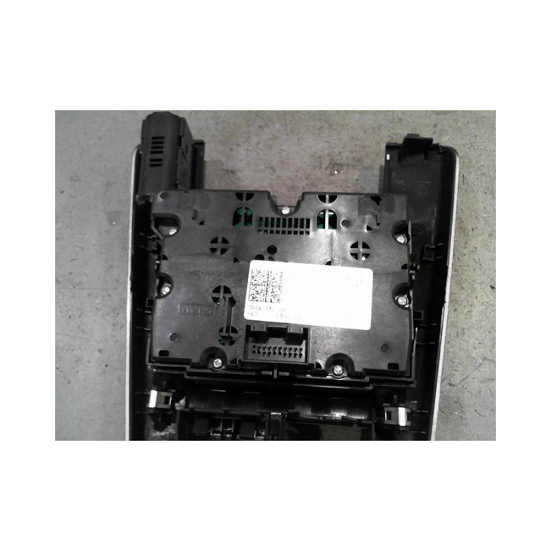 COMMANDE GPS AUDI A3