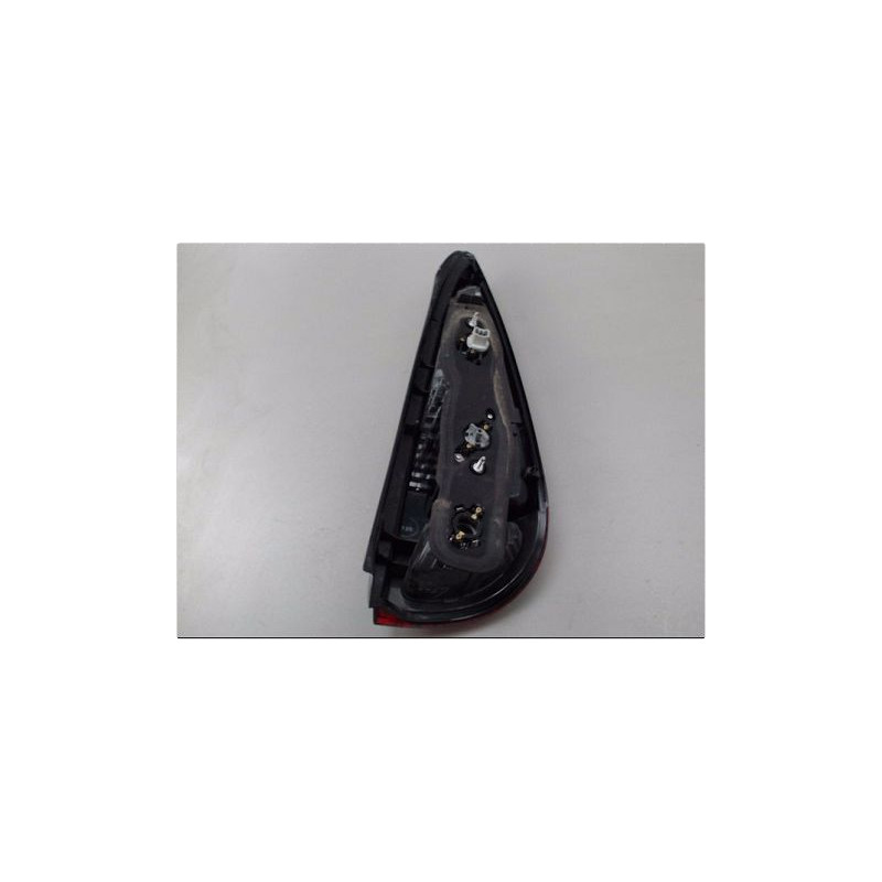 FEU ARRIERE GAUCHE  TOYOTA YARIS VERSO 2003-