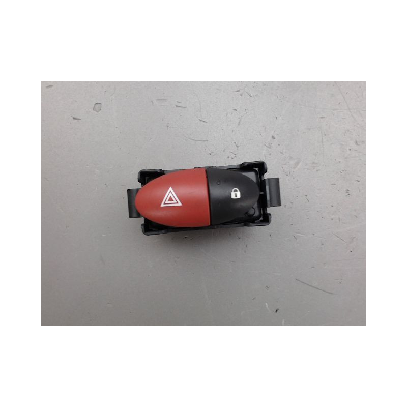 BOUTON DE WARNING RENAULT TWINGO