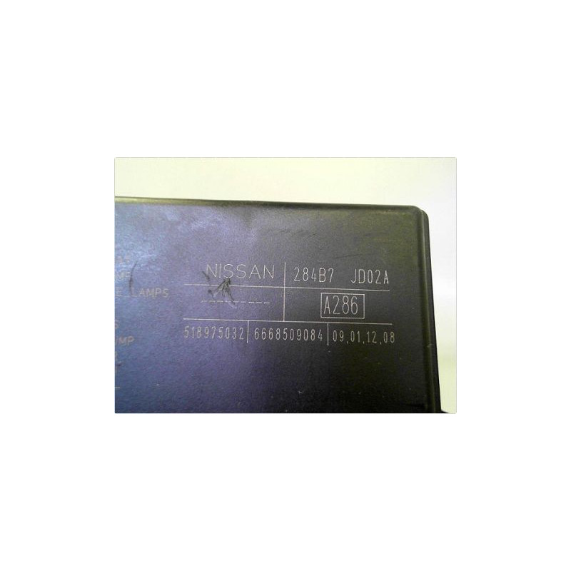 BOITE A FUSIBLES NISSAN QASHQAI 07-10