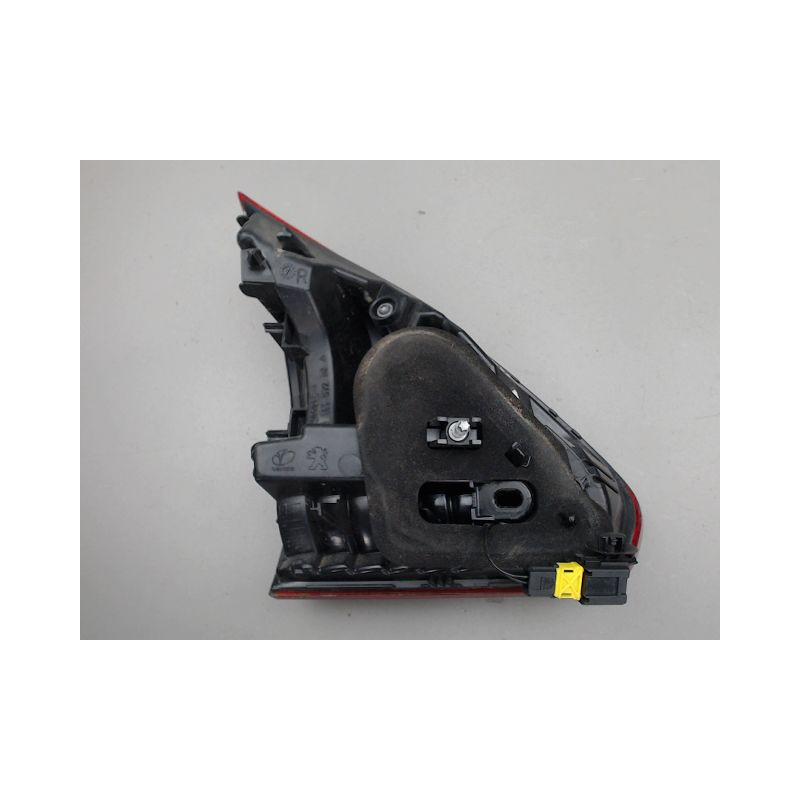 FEU ARRIERE INTERIEUR DROIT PEUGEOT 2008