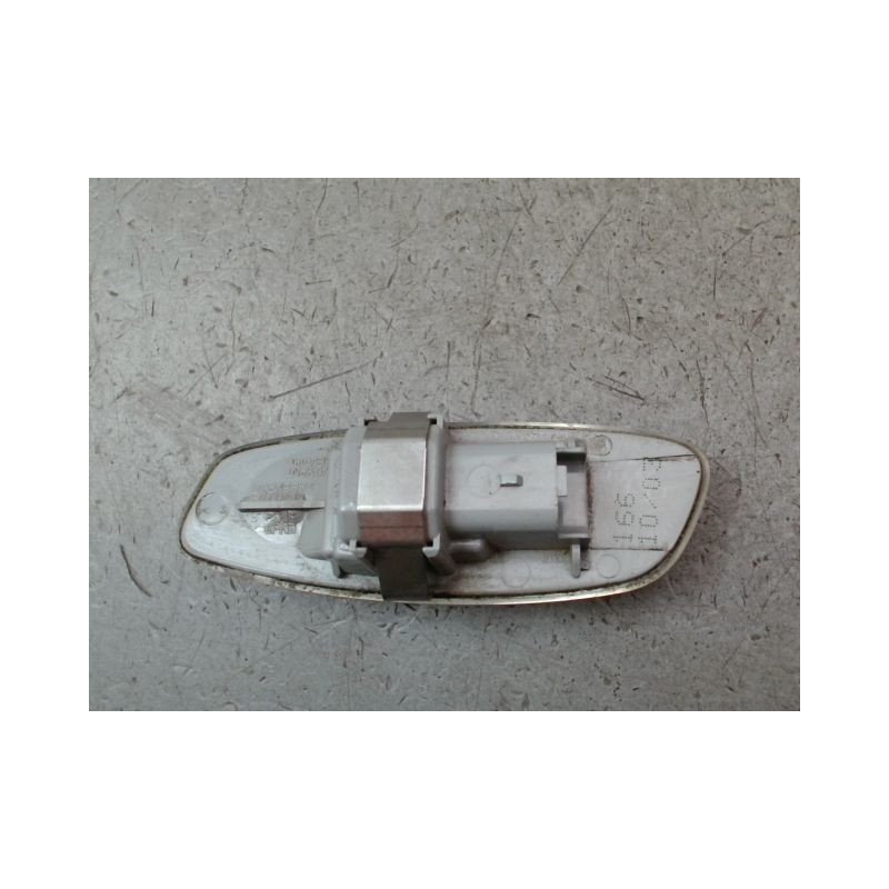 REPETITEUR AILE DROIT PEUGEOT 3008 BREAK I Phase 1 2009-2013