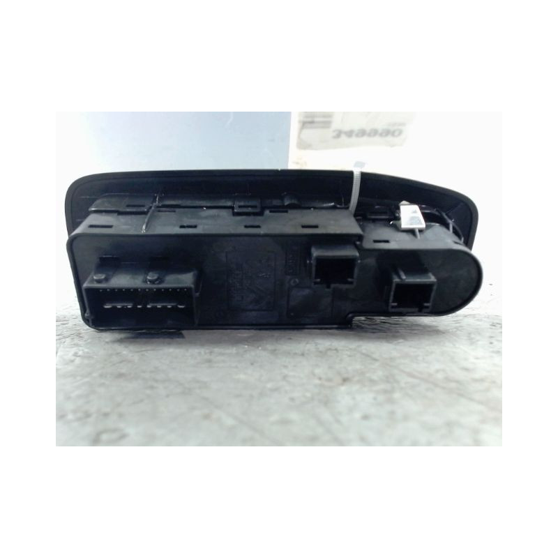 COMMANDE LEVE-GLACE PORTE AVG PEUGEOT 208