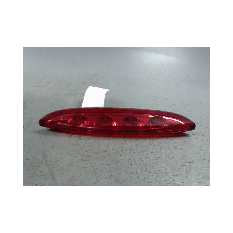 FEUX STOP SUPPLEMENTAIRE PEUGEOT 208