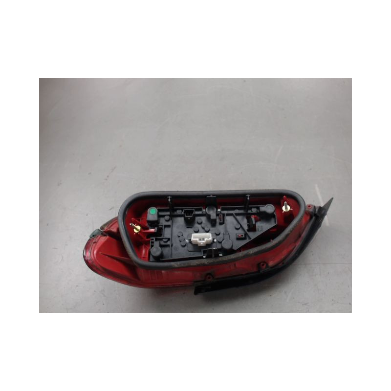 FEU ARRIERE GAUCHE  PEUGEOT 406