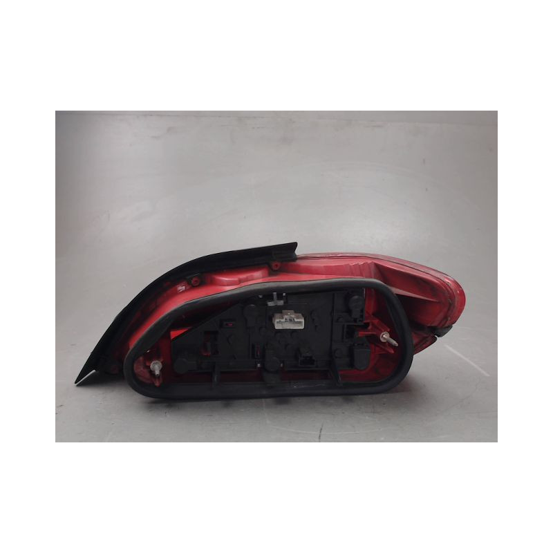 FEU ARRIERE GAUCHE  PEUGEOT 406