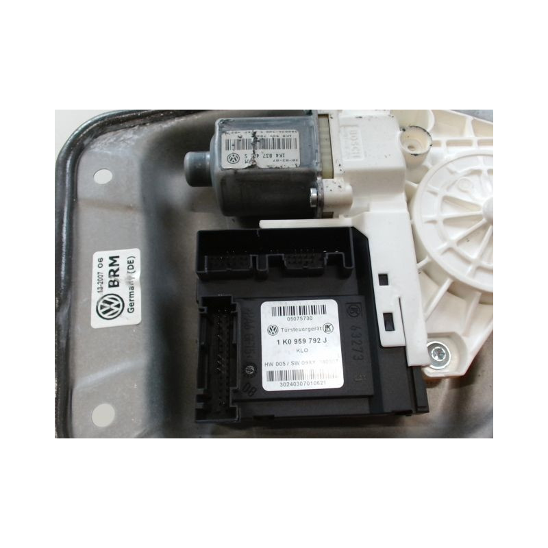 MECANISME+MOTEUR LEVE-GLACE AVANT DROIT VOLKSWAGEN GOLF V (1K) 2003-2008