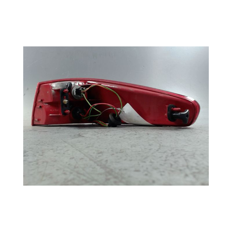 FEU ARRIERE GAUCHE  PEUGEOT 607 2004-