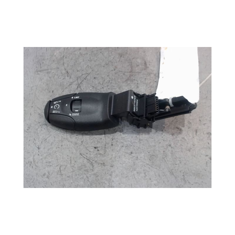 COMMANDE REGULATEUR/LIMITATEUR VITESSE PEUGEOT 208
