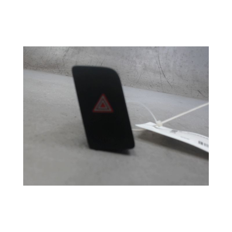 BOUTON DE WARNING AUDI Q3