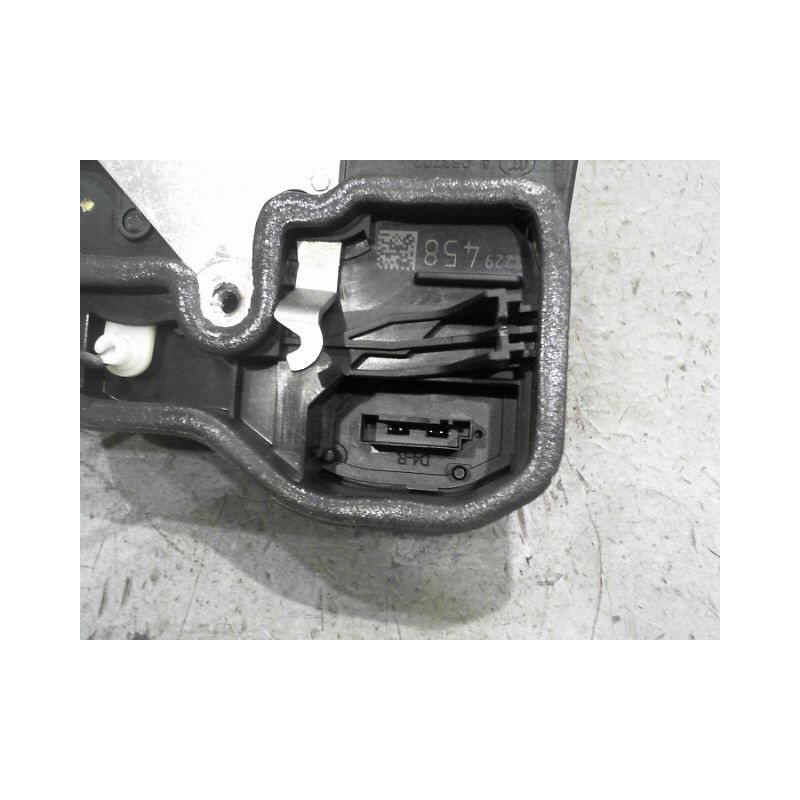 SYSTEME CONDAMNATION AVANT DROIT BMW M140L