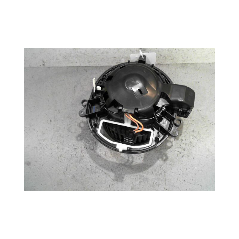 MOTEUR VENTILATEUR CHAUFFAGE BMW M140L