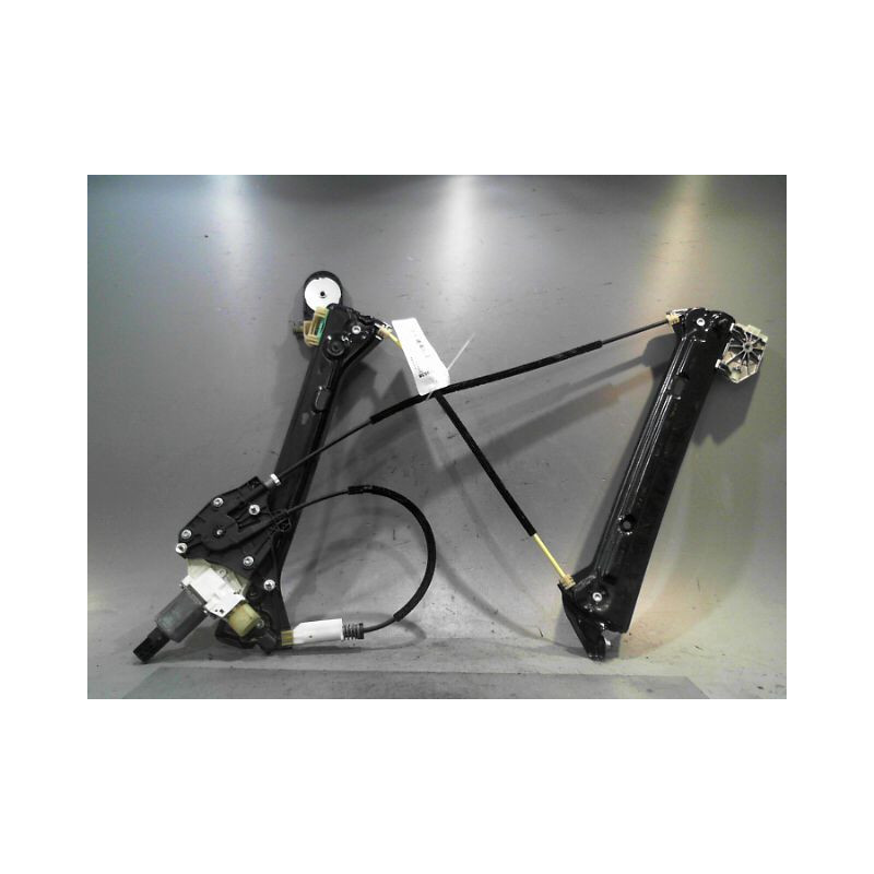 MECANISME+MOTEUR LEVE-GLACE AVANT DROIT BMW M140L