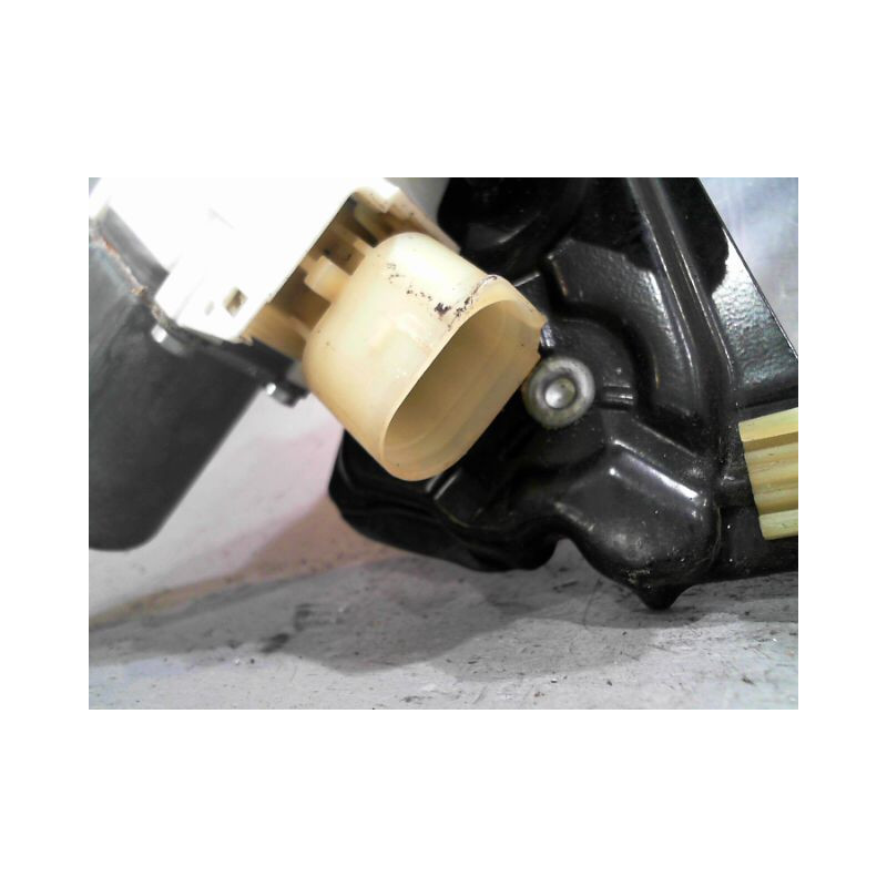 MECANISME+MOTEUR LEVE-GLACE AVANT DROIT BMW M140L