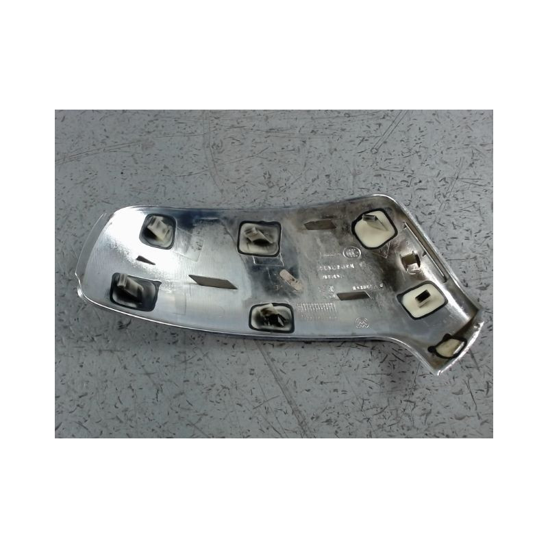 CARENAGE RETROVISEUR EXTERIEUR GAUCHE PEUGEOT 3008 2009-