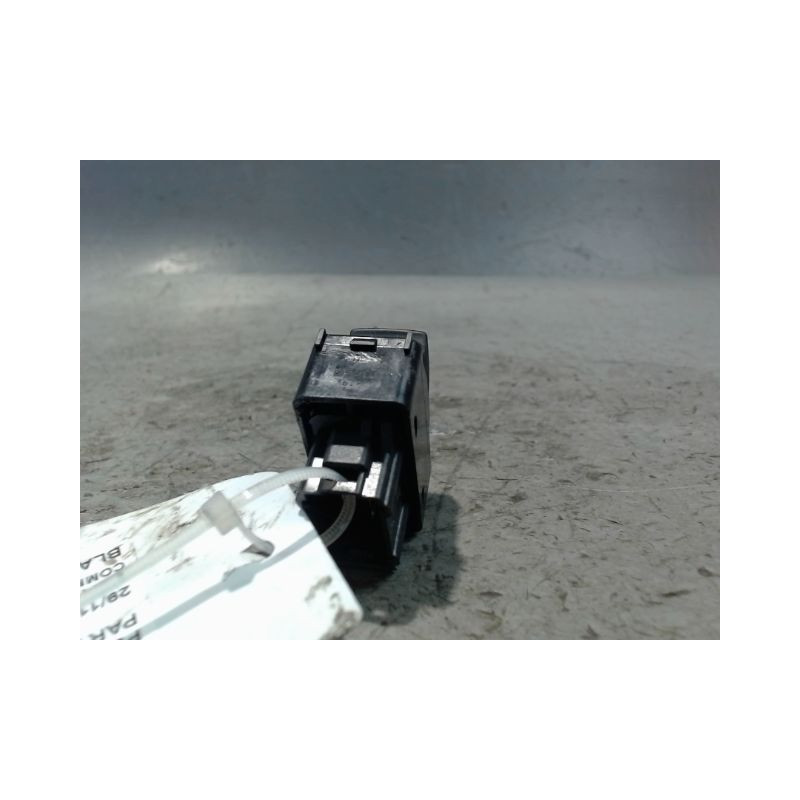 COMMANDE LEVE-GLACE PORTE AVD PEUGEOT PARTNER FGT 2002-