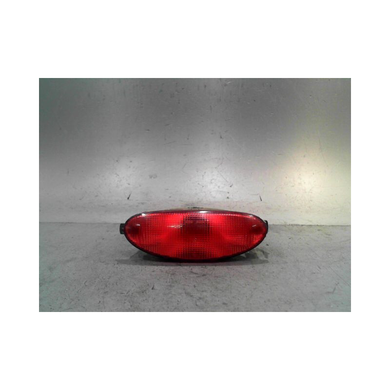 FEU BROUILLARD CENTRAL ARRIERE PEUGEOT 206