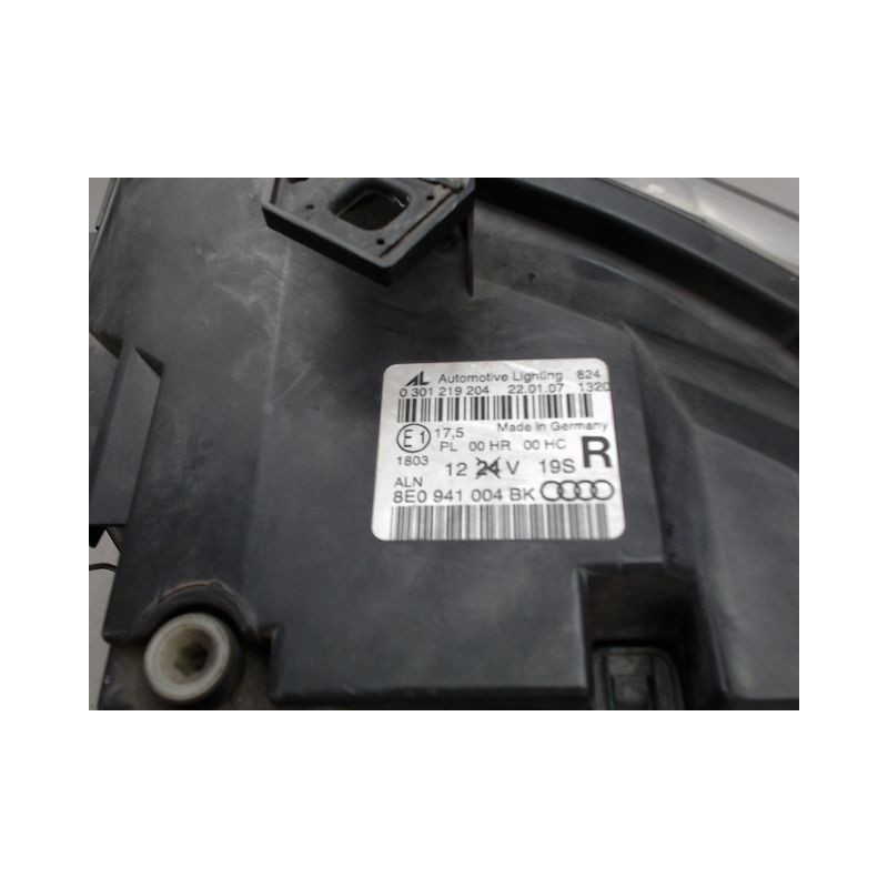 PHARE DROIT AUDI A4