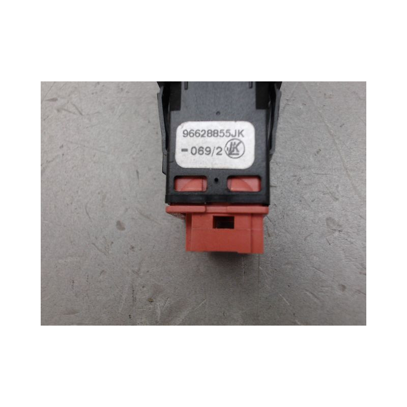 BOUTON DE WARNING CITROEN C3