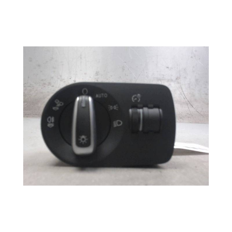 COMMANDE ECLAIRAGE AUDI Q3