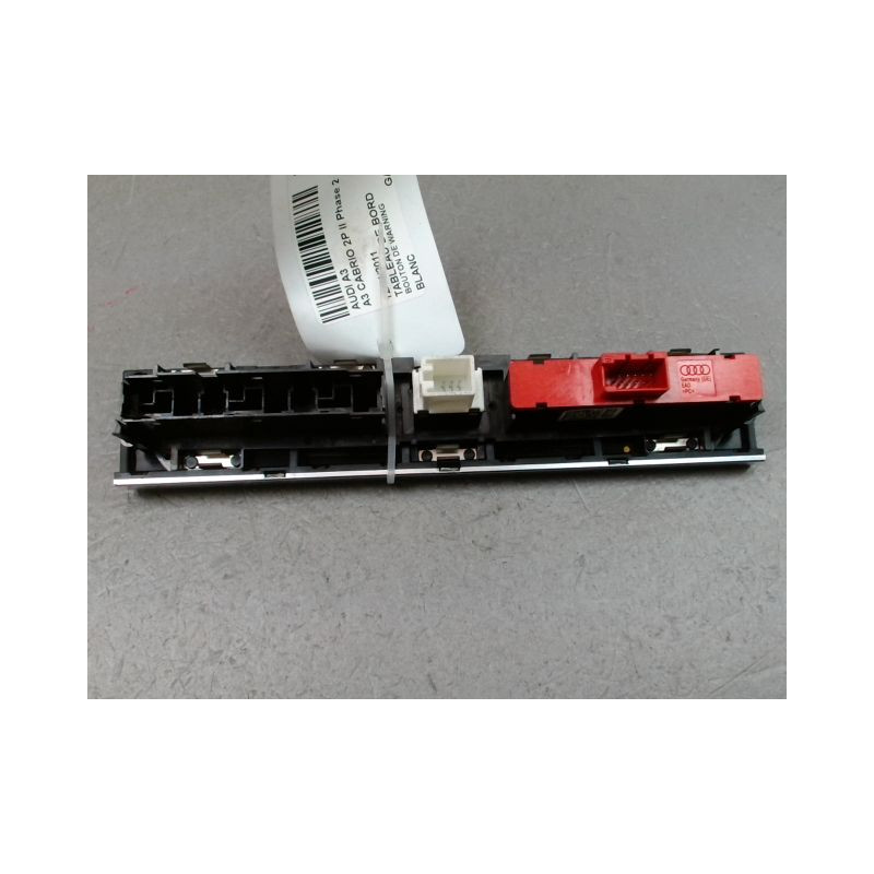 BOUTON DE WARNING AUDI A3 CABRIO 2P II PHASE 2 2008-...
