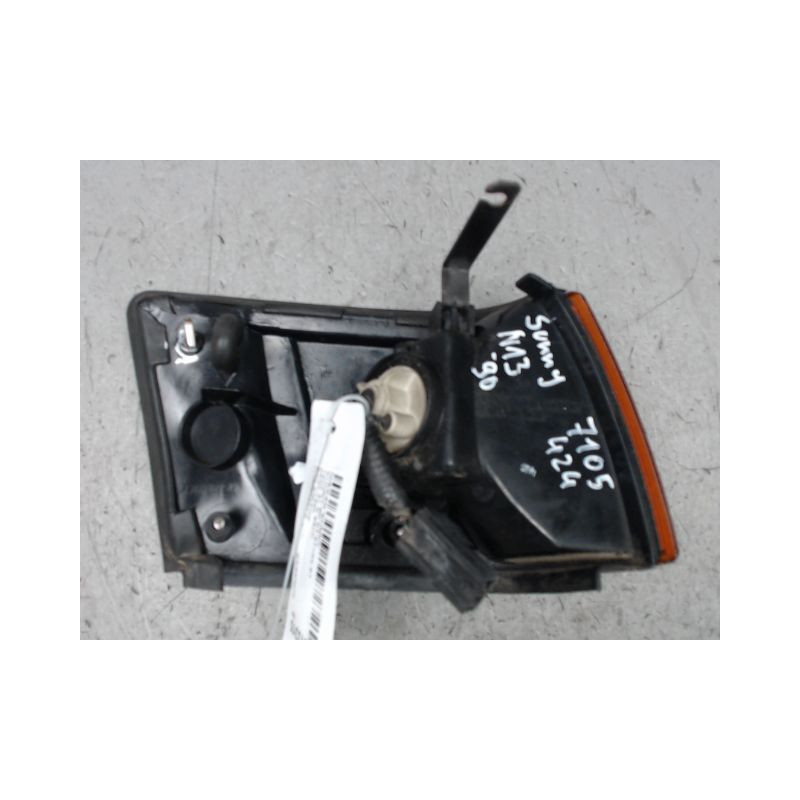 CLIGNOTANT GAUCHE NISSAN SUNNY 87-91