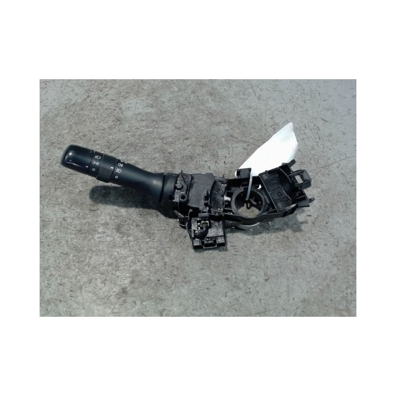COMMANDE CLIGNOTANT TOYOTA HILUX SIMPLE CABINE 2006-