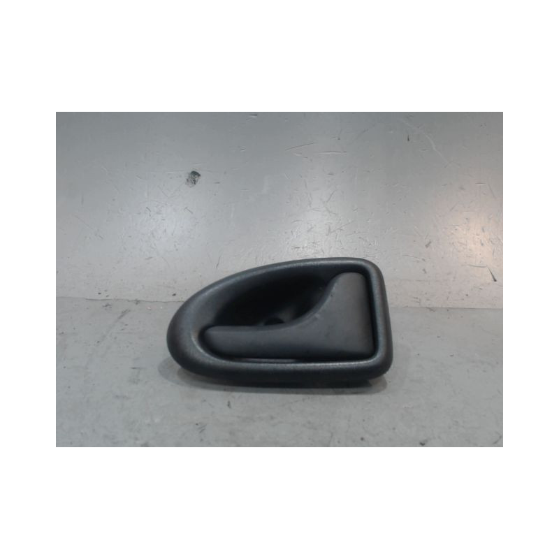 POIGNEE INTERIEURE PORTE AVANT DROIT IVECO 35C13