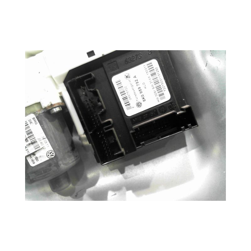 MECANISME+MOTEUR LEVE-GLACE AVANT DROIT VOLKSWAGEN TIGUAN
